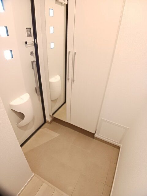 レジデンス・デルソーレ 玄関