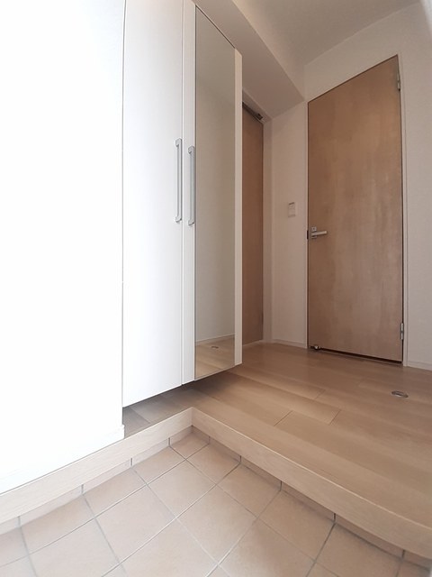 はるにとぶ（春飛） 玄関