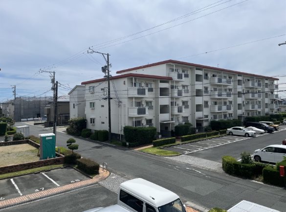 芳川ハイツ1号棟 駐車場