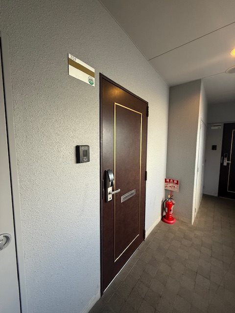 アズビオス元城 玄関