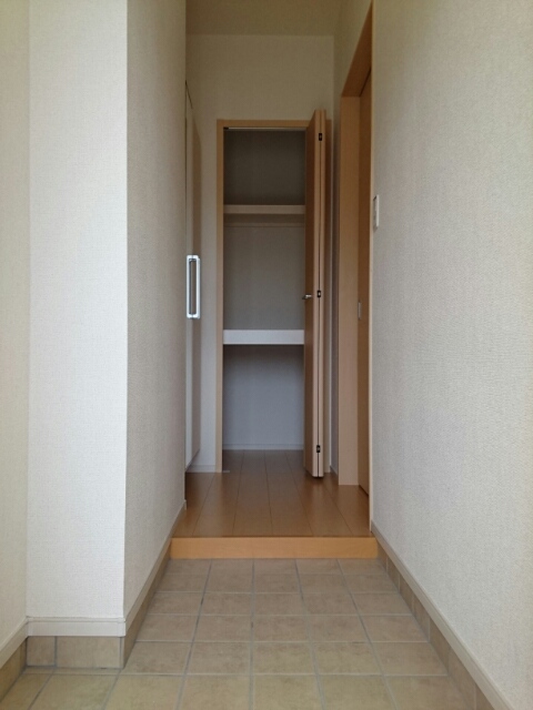 コスモヒルズ 玄関