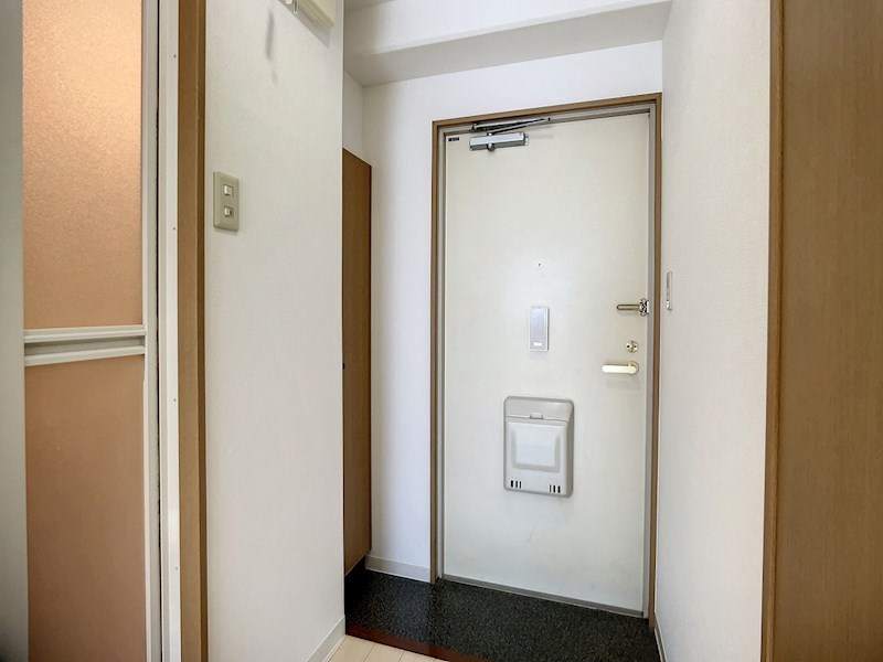 Espoir（エスポワール）板屋 玄関