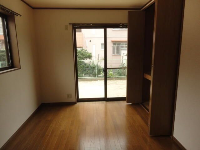 和合町戸建貸家2 リビング