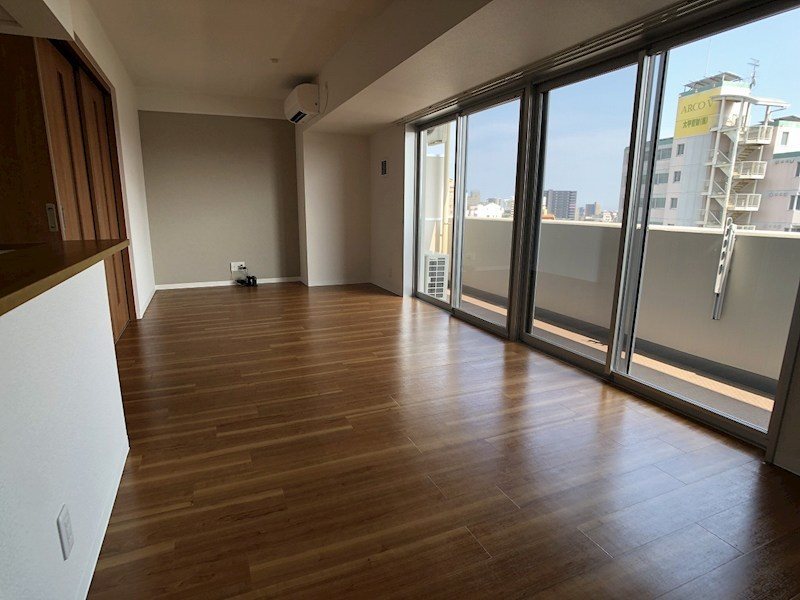 クラウドクレスト栄町 リビング