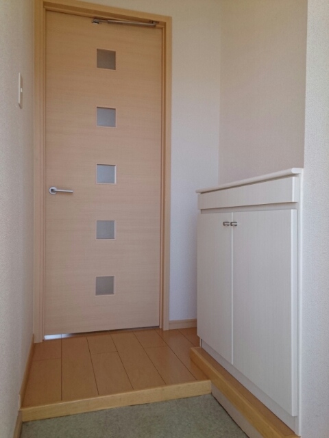 メゾンインペリアル 玄関