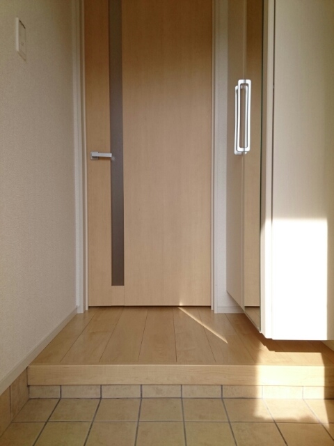 ガーネット 玄関