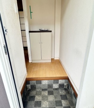 リバーサイド大竹B 玄関