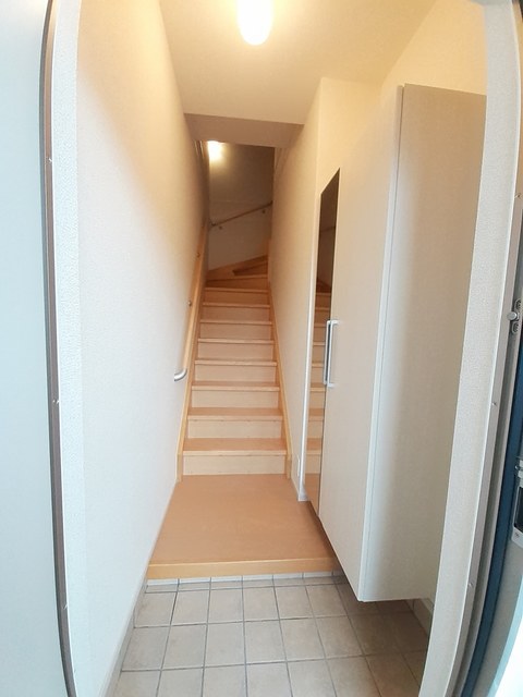 ラッフィナートＢ 玄関