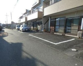 コーポジュピター 駐車場