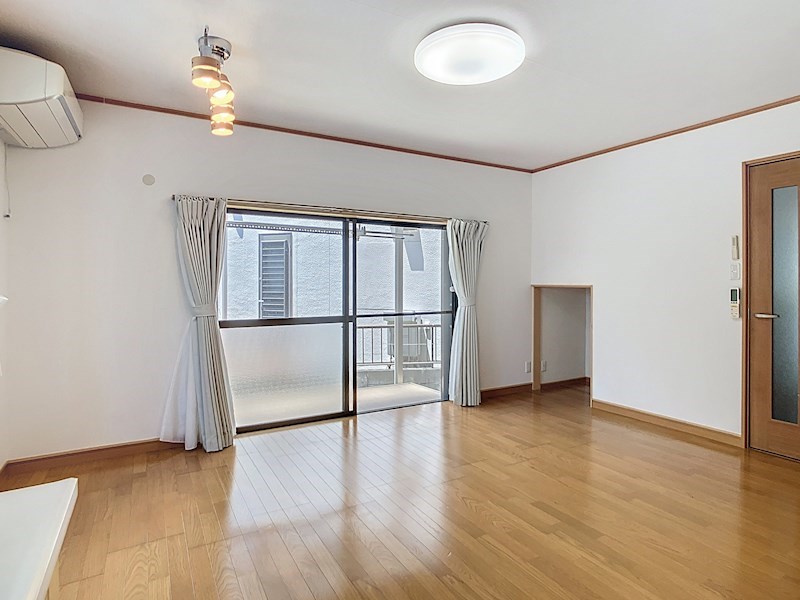 龍禅寺町365-1貸家 リビング