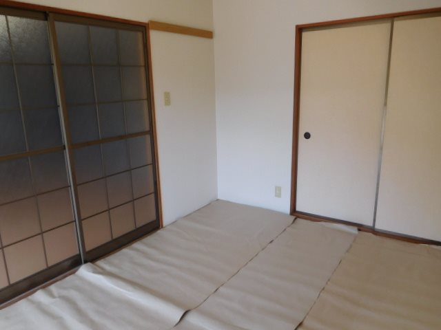 ファミールA ベッドルーム