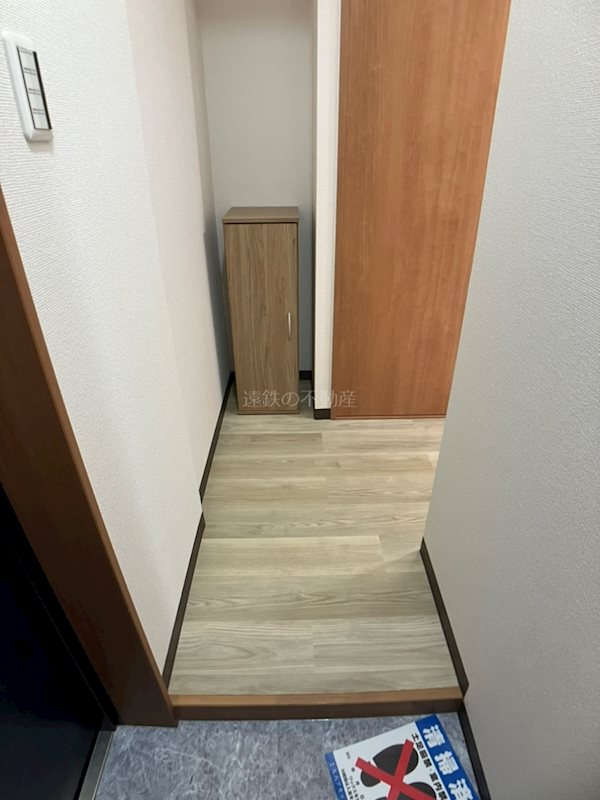 アルファビル 玄関