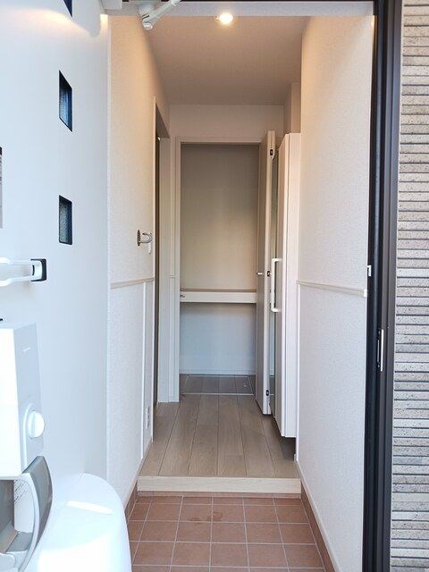 エスジーパレス 玄関