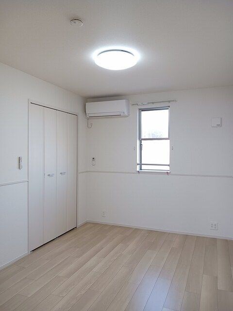 エスジーパレス ベッドルーム