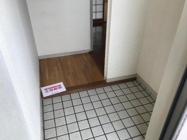 メゾンルミエール 玄関