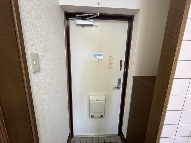プロスパー初生 玄関