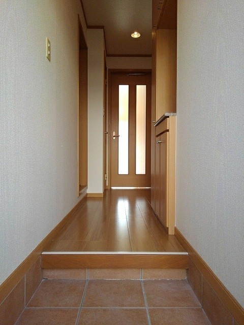 ヴローテＢ 玄関