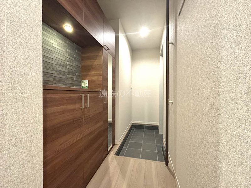 クラルテ早出町 玄関