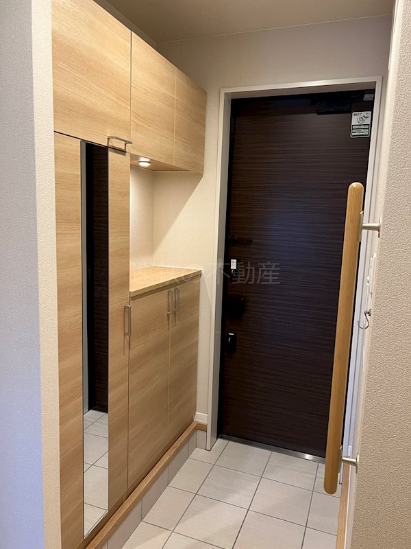 ＡＸＩＳ助信 玄関