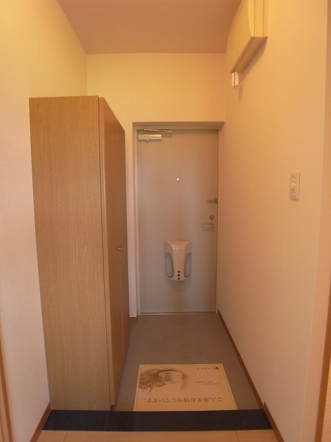アンシャンテ 玄関
