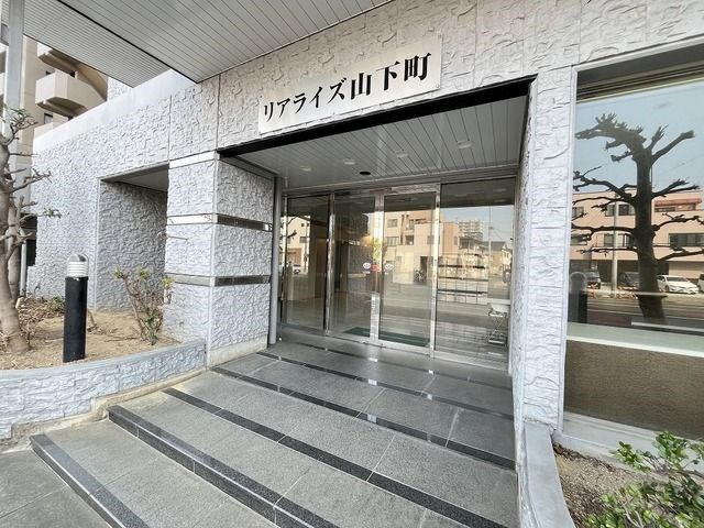 リアライズ山下町 エントランス