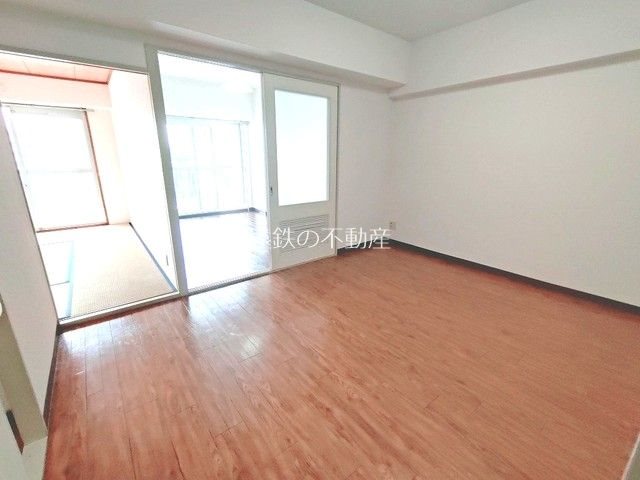 リアライズ山下町 リビング