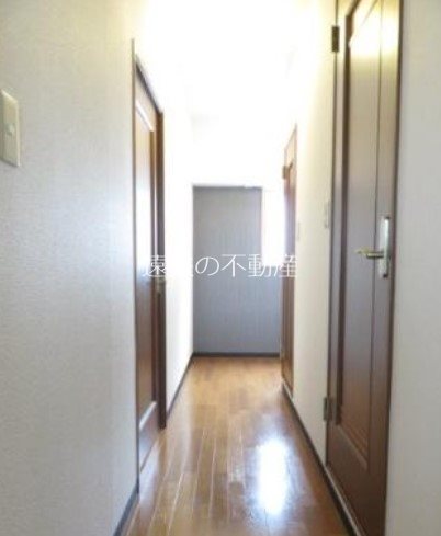 アズビオス元城 玄関