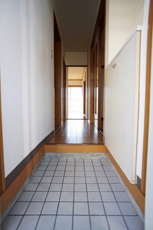 メゾンキタハマ 玄関