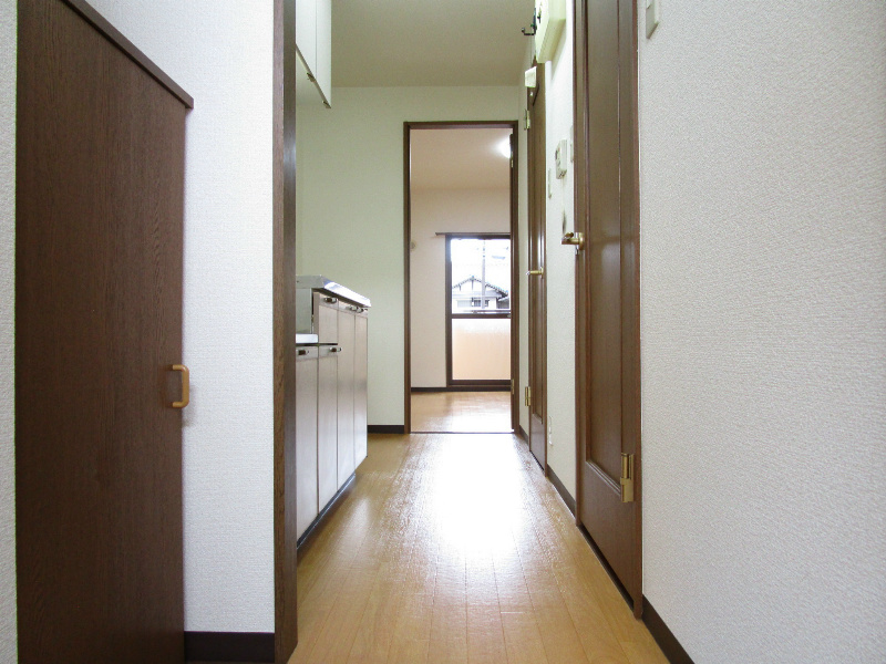 クロスロード広沢 玄関