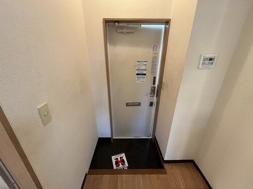 ビバリーハウス早出 玄関