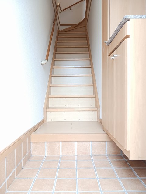 ウエスト．テール 玄関