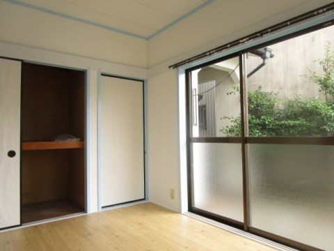 早出町1119-8貸家 リビング