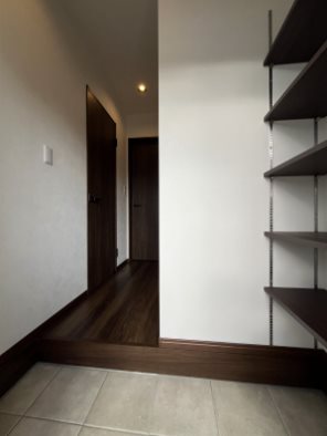 ポスィドーナス 玄関