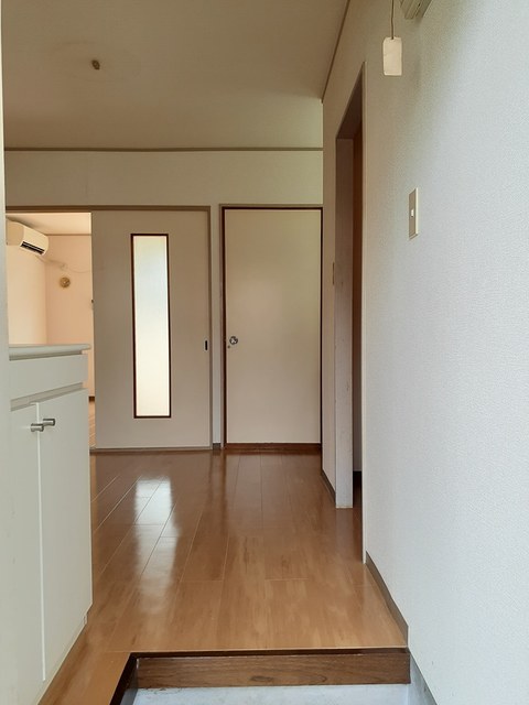 ハイツ西山 玄関