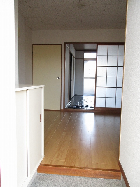 パレス本郷 玄関