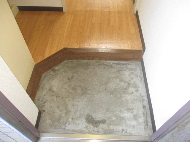 サンシャルム佐藤町 玄関