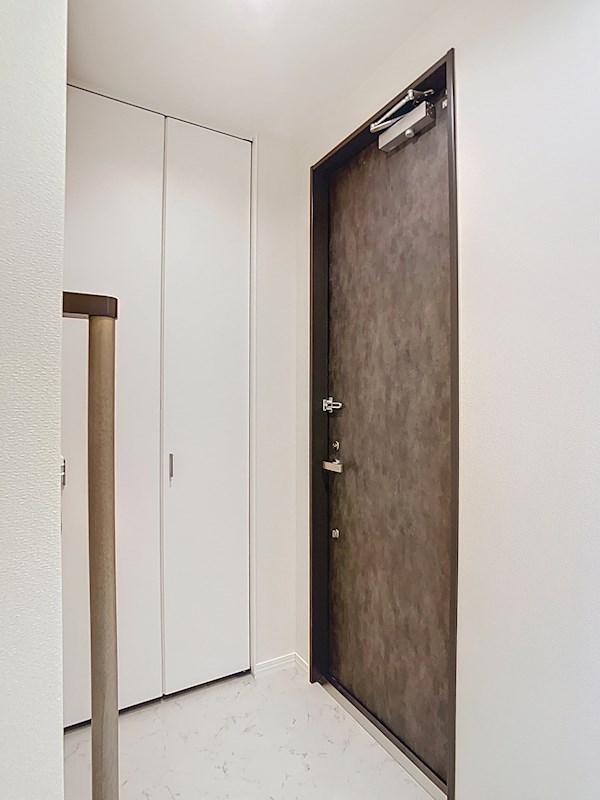 レジデンスリノア 玄関