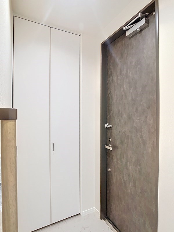 レジデンスリノア 玄関