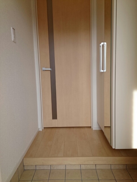 ガーネット 玄関