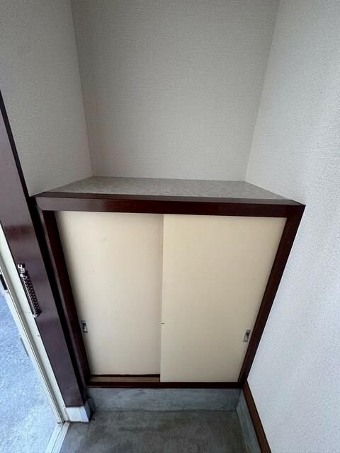 えいすうピアⅡ 玄関