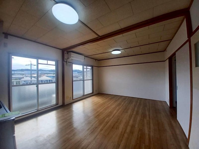 ヴィラコンフォート下俣南 リビング