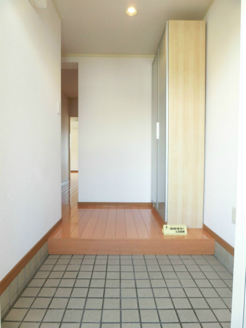 シャトーインTOKAI 玄関