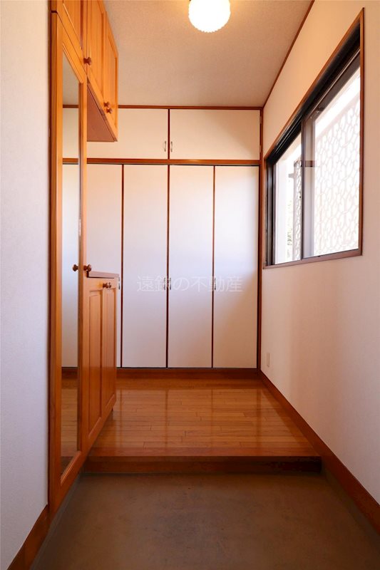 メゾン・ド・ルミエール 玄関