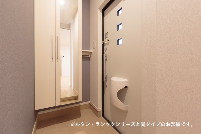 ソレアーデ 玄関