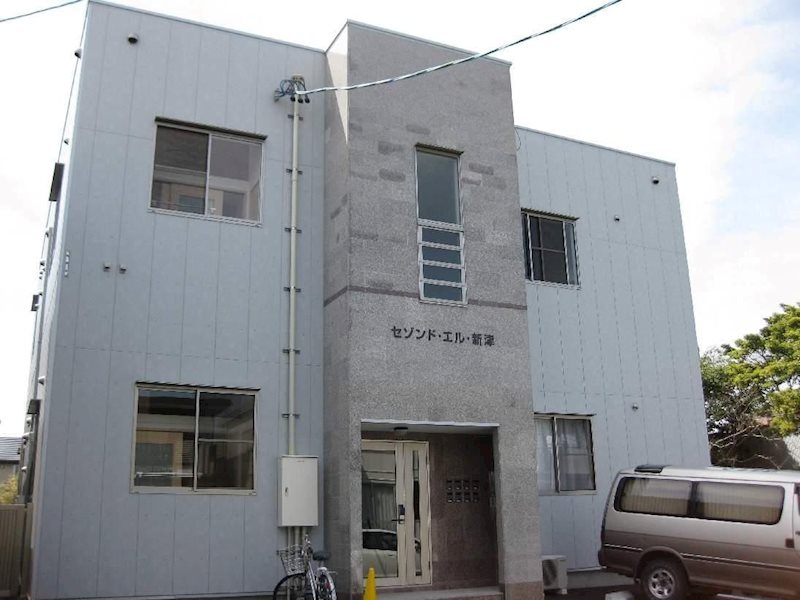 セゾンド・エル新津 205号室 外観