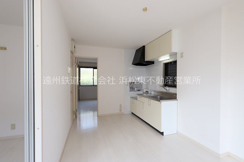 ハイカムール和田A リビング