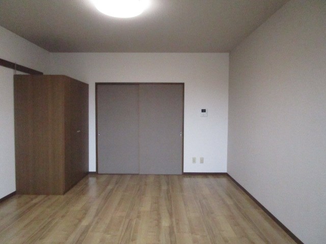 クラストピア リビング