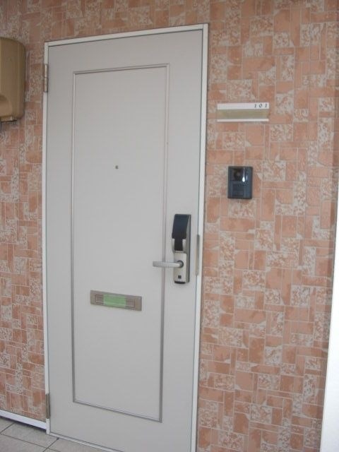 テラスハウス　シェフレラI 玄関