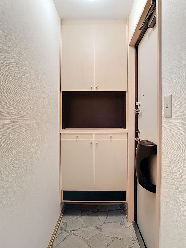 サンプレイスA 玄関