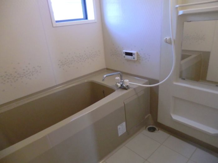 リビングタウン家代の里 風呂画像